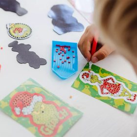   A Grincs Dr. Seuss gyémántfestő mágneskészítő szett – 5 db-os kreatív készlet