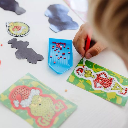 A Grincs Dr. Seuss gyémántfestő mágneskészítő szett – 5 db-os kreatív készlet